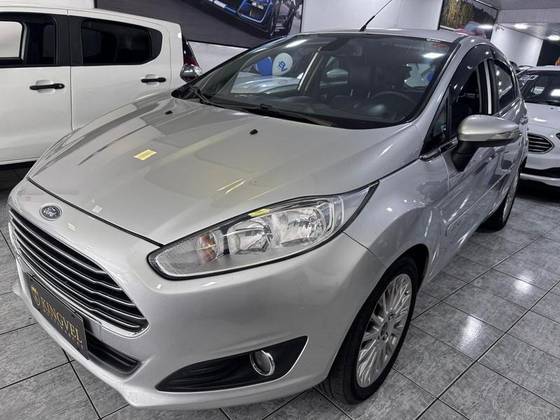 FORD FIESTA 1.6 SE HATCH 16V FLEX 4P POWERSHIFT FORD FIESTA 1.6 SE HATCH 16V FLEX 4P POWERSHIFT